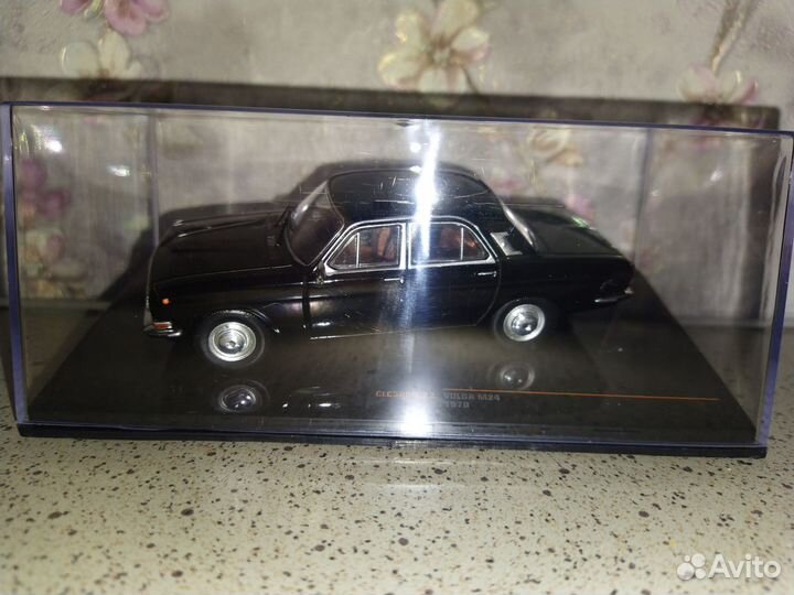 Модель автомобиля Волга Газ-24 Ixo 1:43