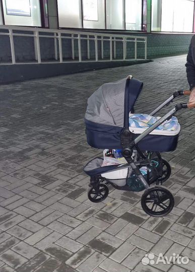 Продам детскую коляску 3 в1