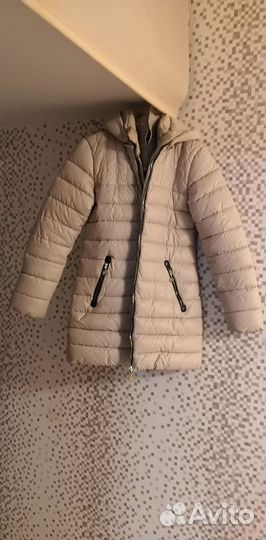 Куртка женская бежевая 44 размера