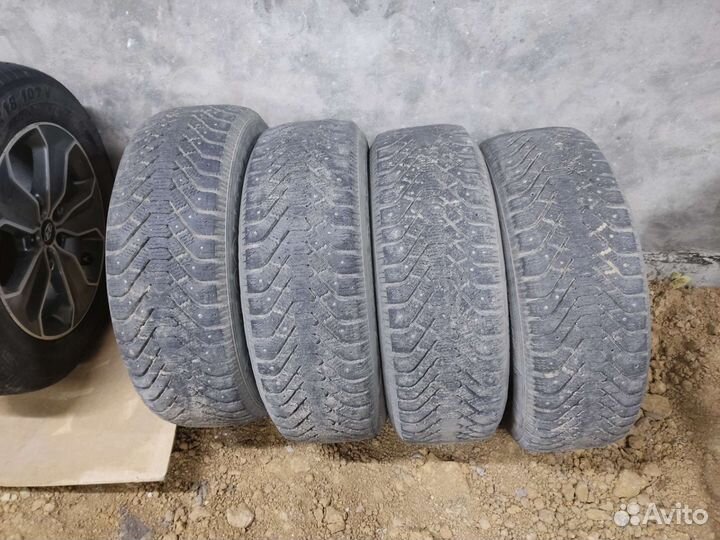 Goodyear UltraGrip 500 SUV 235/60 R18