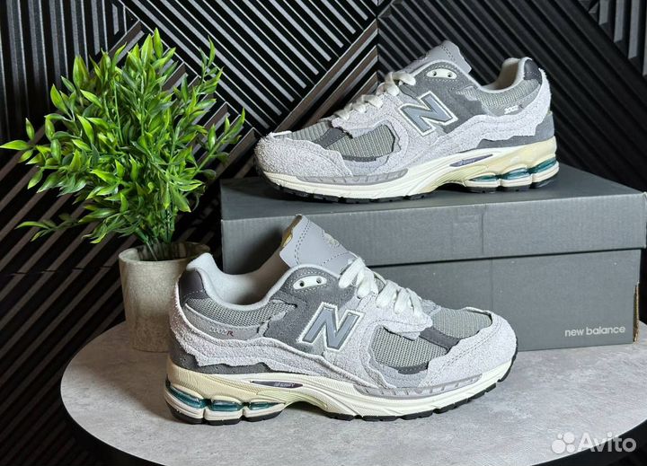 Кроссовки New Balance 2002r серые