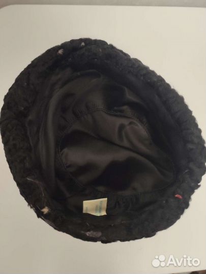 Шапка каракулевая женская