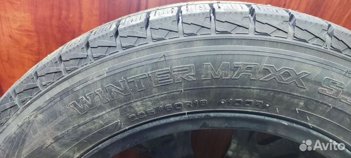 Dunlop Winter Maxx SJ8 225/60 R18 100R