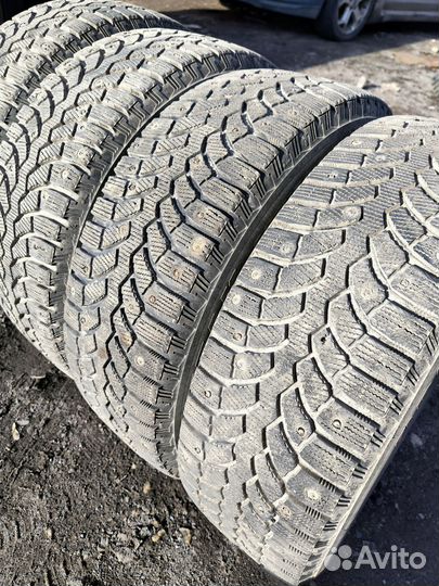 Bridgestone Blizzak Spike-01 195/65 R15 91T