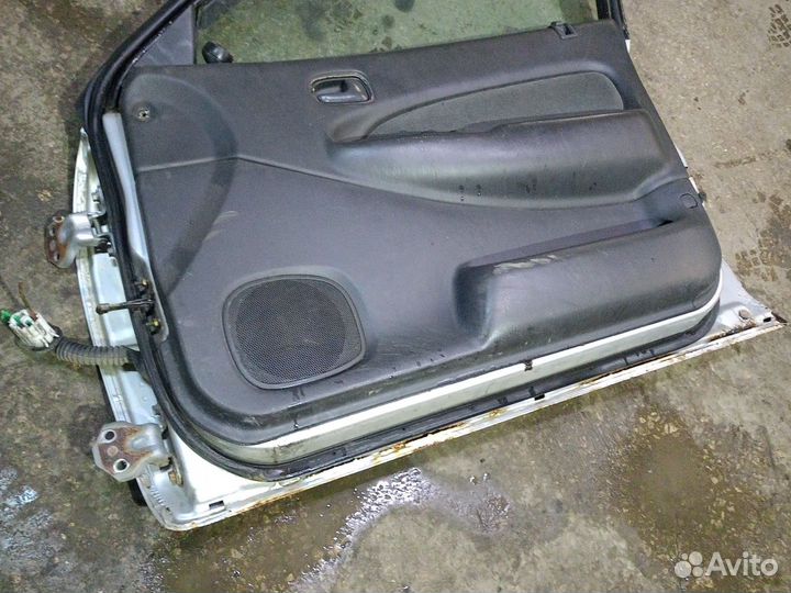 Дверь (боковая) передняя седан Mazda Familia B