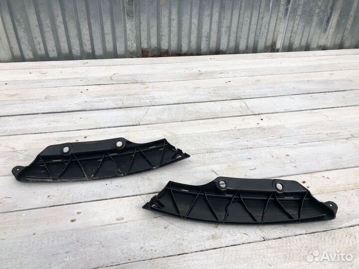 Mercedes CLS C257 17- Кронштейн бампера LH и RH