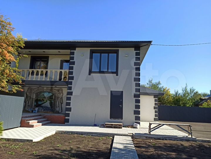 Дом 180 м² на участке 4,5 сот.