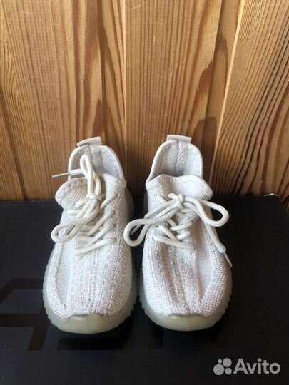 Кроссовки детские