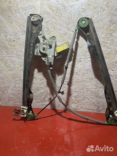 Стеклоподъемник передний правый Ford Focus 1