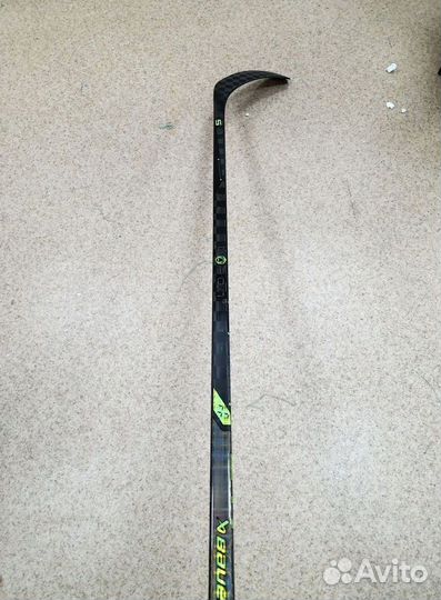 Вратарская хоккейная клюшка