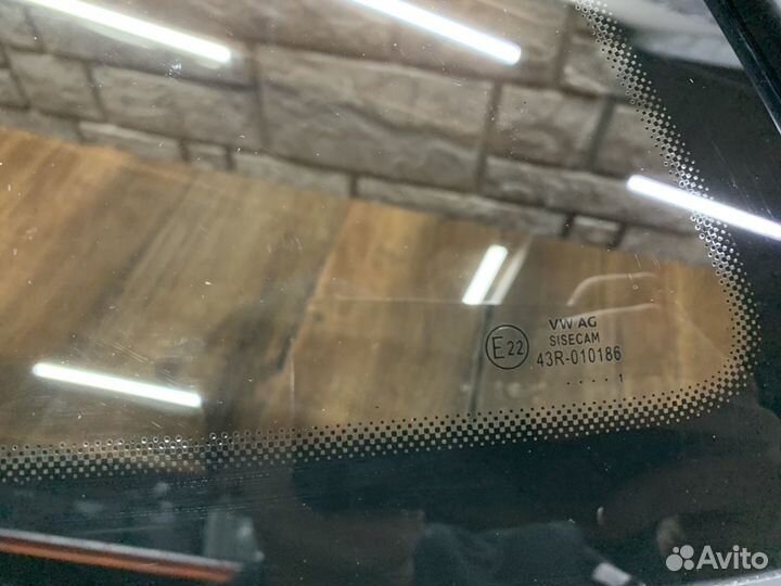 Skoda Karoq Стекло кузовное глухое левое и правое