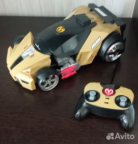 Подарок ребенку. Машина трансформер