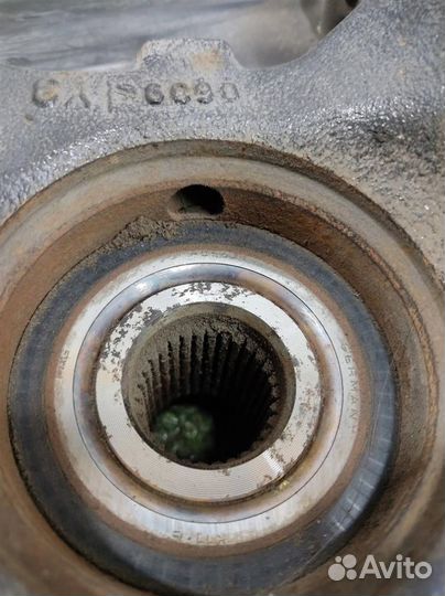 Кулак передний правый BMW X3 (E83) 2004