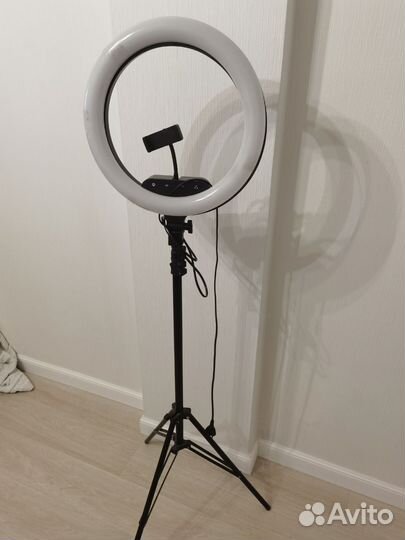 Кольцевая лампа 36 см со штативом и держателем тел