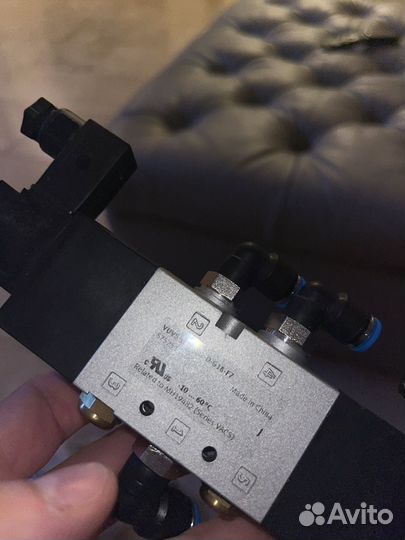 Пневмораспределитель festo vuvs-L20-B52-D-G18-F7