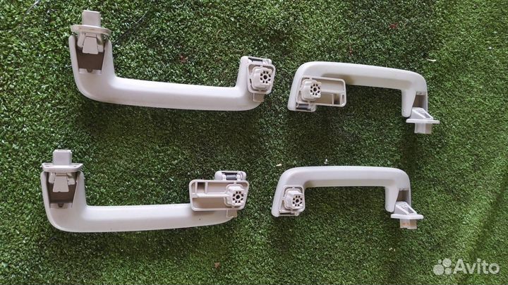 Ручки потолка комплект Volvo V50 B5254T3 2005