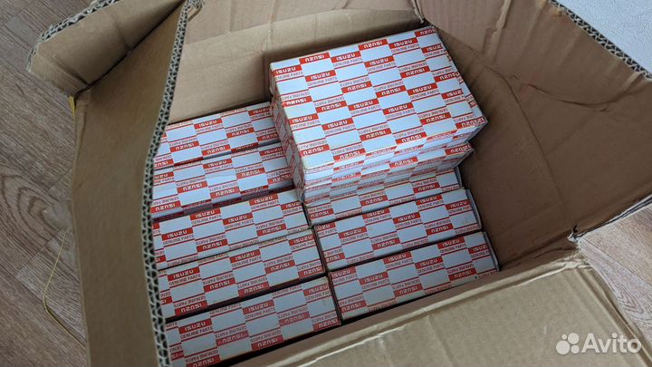 Клапан оригинал выпускной Isuzu 4HK1\6HK1