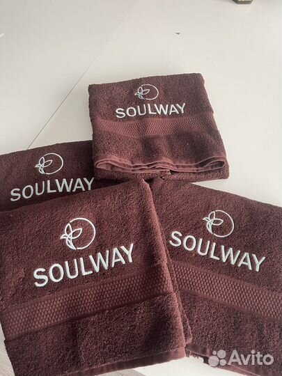 Вышивка на одежде, мерч