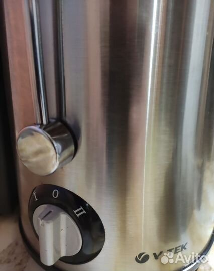 Соковыжималка Vitek, на запчасти, сломана муфта