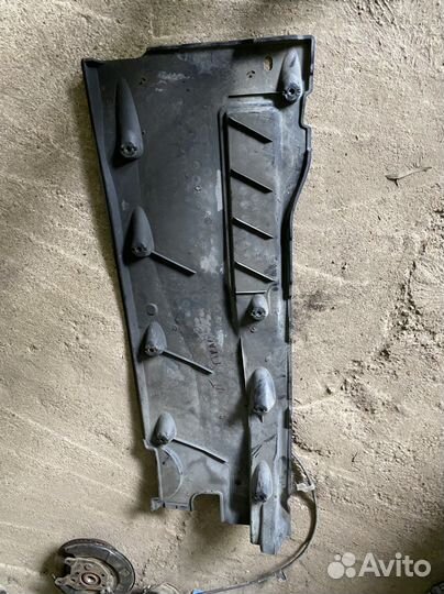 Volkswagen Tiguan защита днища правая