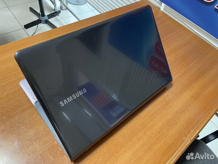 Ноутбук Samsung / A10 4 ядра / ssd / видео 2gb