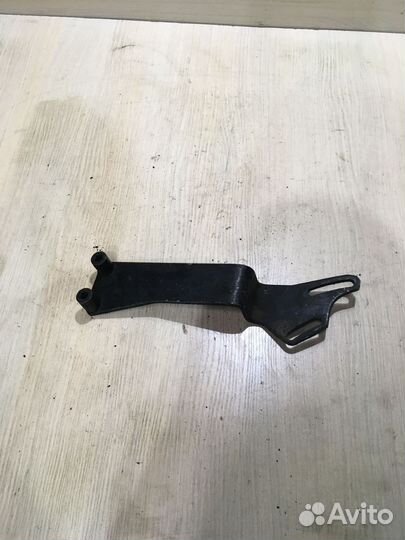 Кронштейн гидроусилителя Ауди 100 С4 053145387A