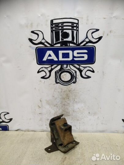 Опора двигателя правая Ssangyong Rodius D27DT 2009