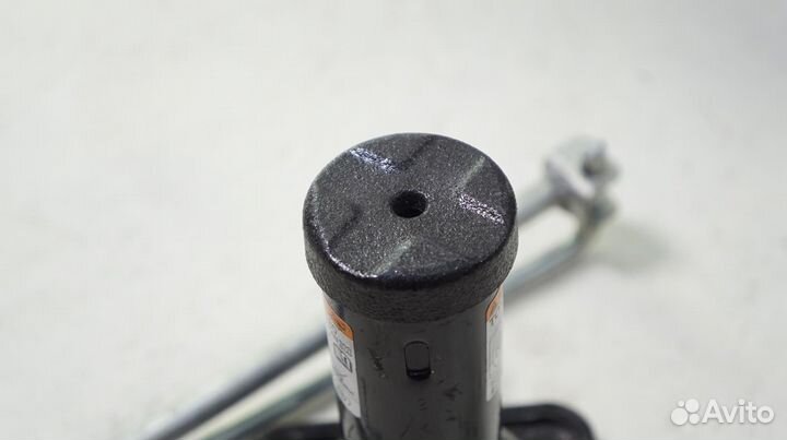 Домкрат Toyota land cruiser. оригинал