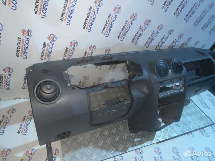 Торпедо Renault Logan 1