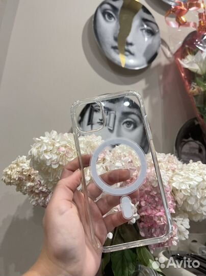 Чехлы на iPhone 11