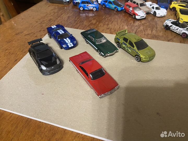 Hot wheels машинки