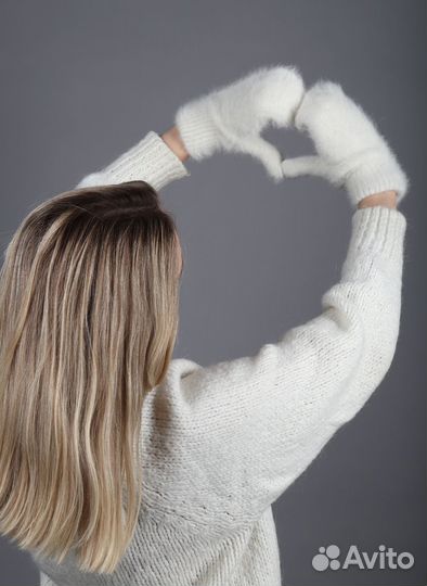 Варежки из пуха кролика (короткий) Белые