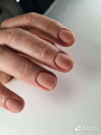 Маникюр и педикюр