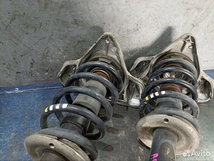 Стойки комплект передние Audi A4 B7