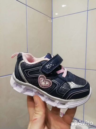 Кроссовки
