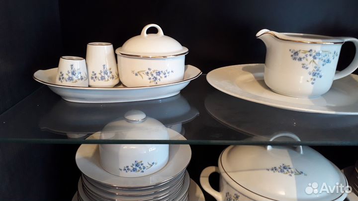 Новый фарф. Сервиз на 12 персон(70 предметов) Гдр
