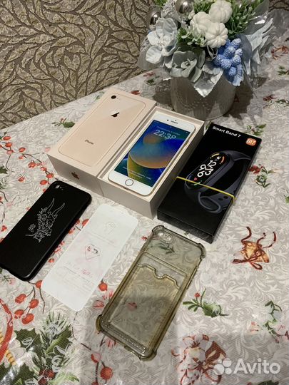 iPhone 8, 64 ГБ