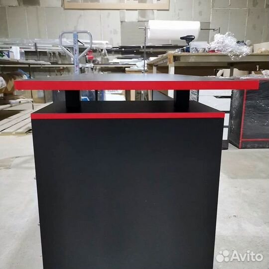 Игровой компьютерный стол