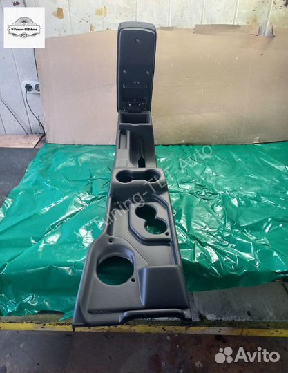 Подлокотник-тоннель 