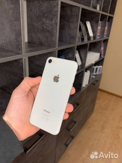 iPhone 8, 64 ГБ