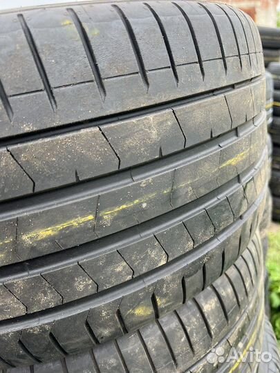 Pirelli P Zero PZ4 275/30 R21