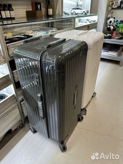 Чемодан Rimova