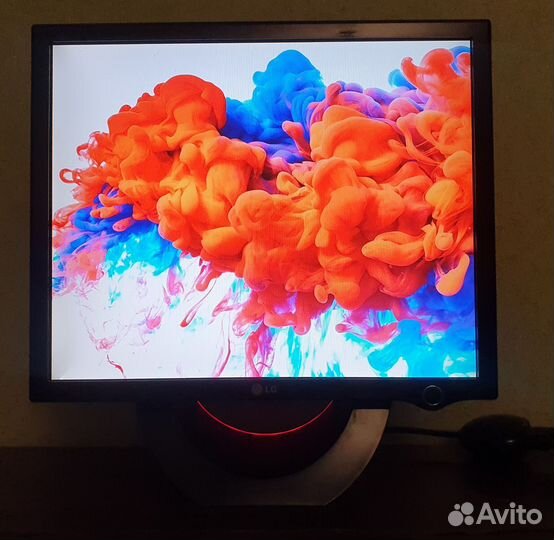 LG L1900E-BF 19