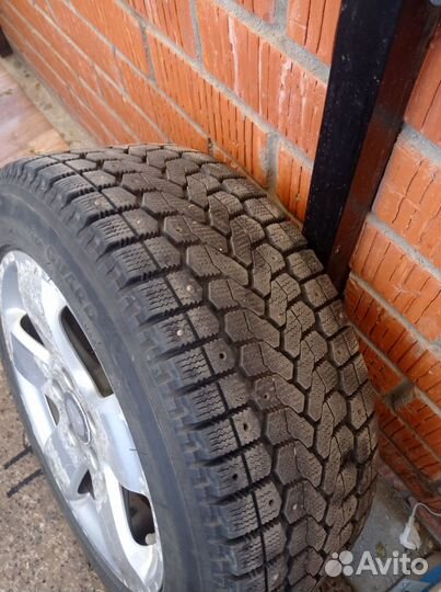 Yokogama 215/55 R16