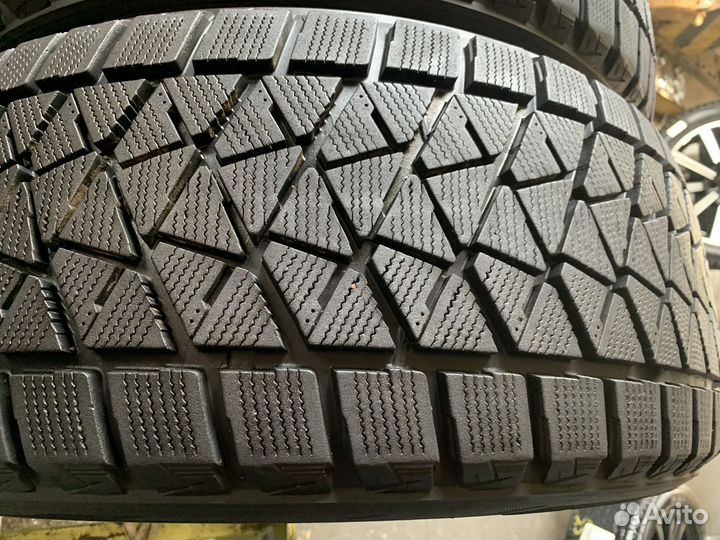 Bridgestone Blizzak DM-V2 275/45 R20