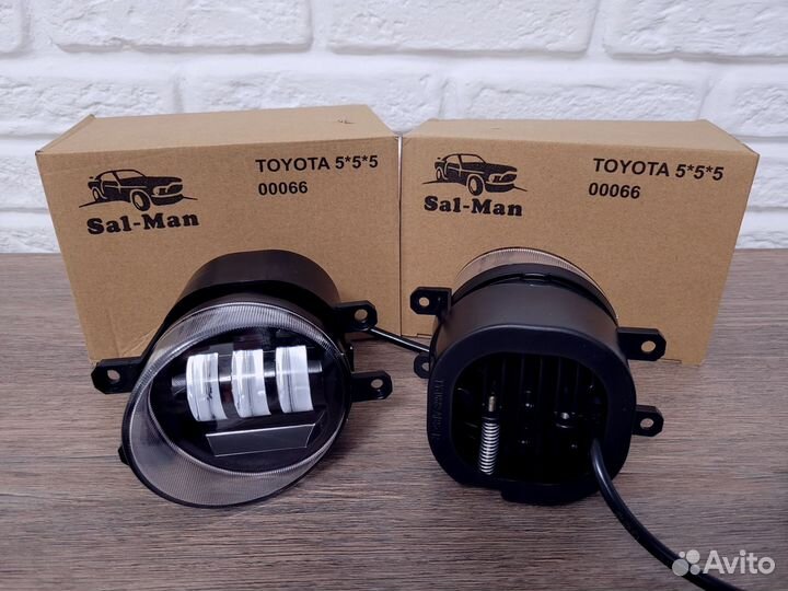 Противотуманные фары Toyota vitz P130 (2010-2020)