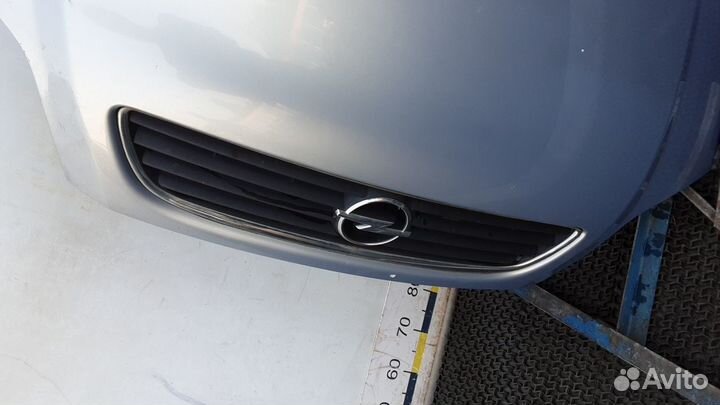 Капот на Opel Zafira A