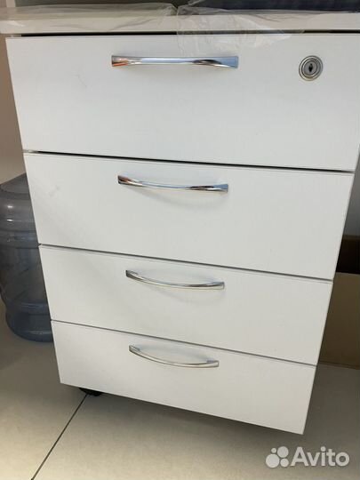 Стойка ресепшн угловая бу