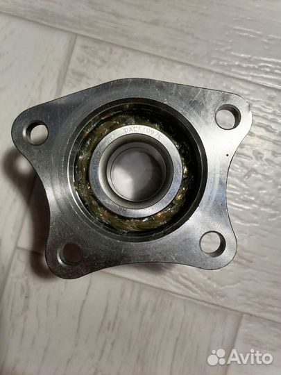 Ступица задняя Toyota Caldina, Corona ST190