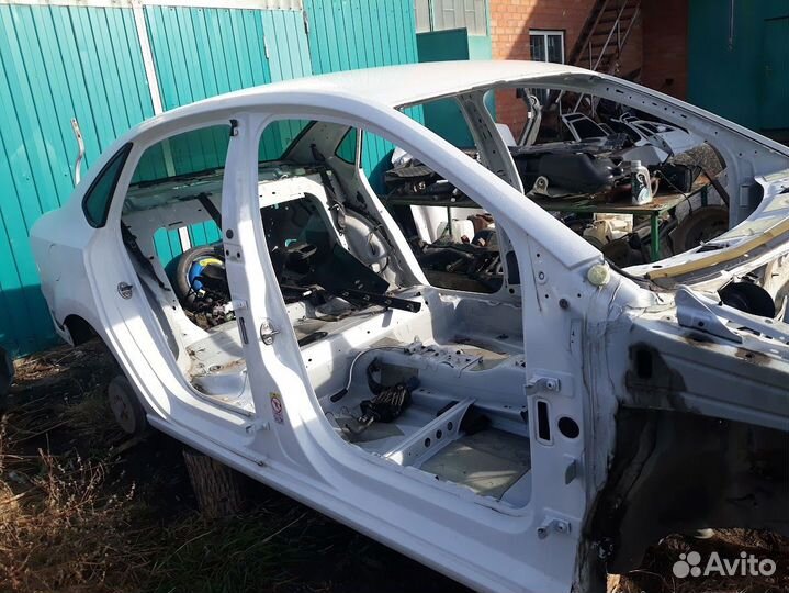 Четверть (Крыло ) задняя правая polo 5